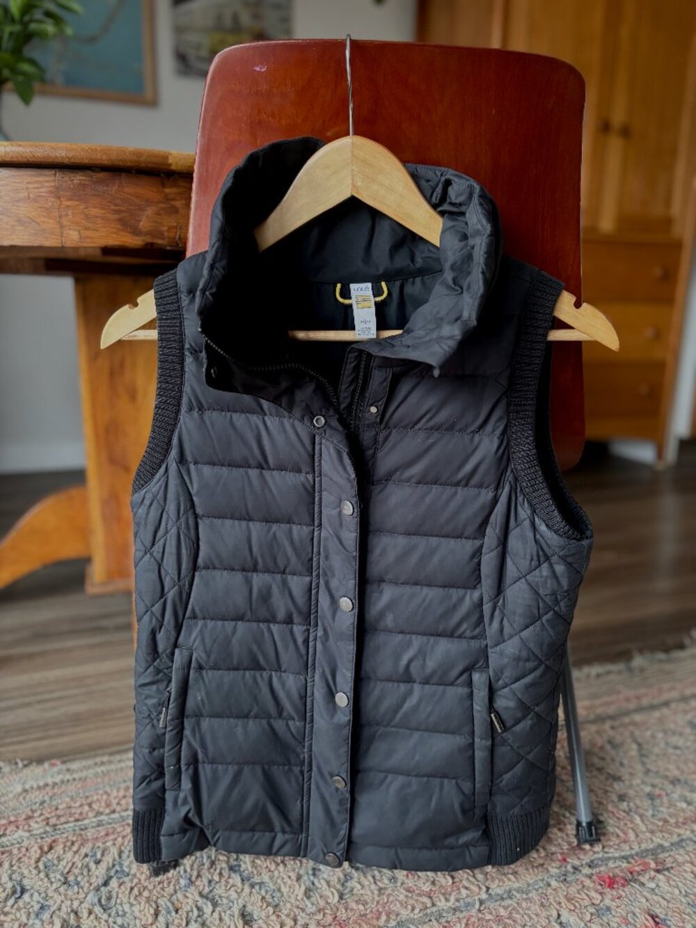 Lolë Down Quilted Vest Women's XS Black (fits like a Small)